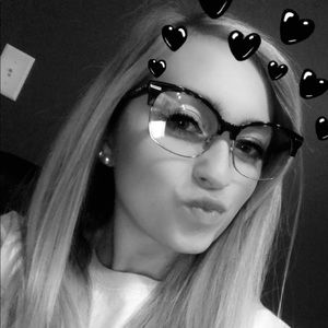 Meet your Posher, Anniston